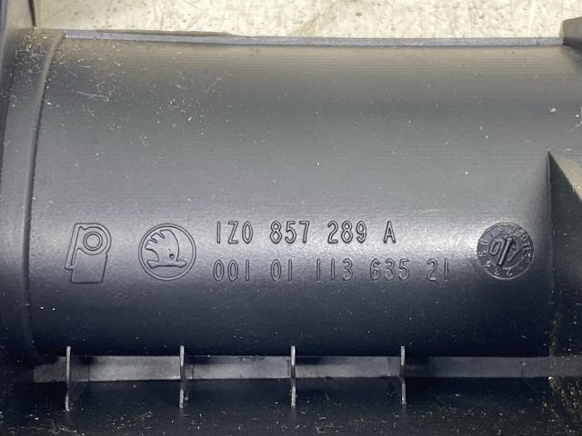 bontott SKODA OCTAVIA II Középkonzol Keret