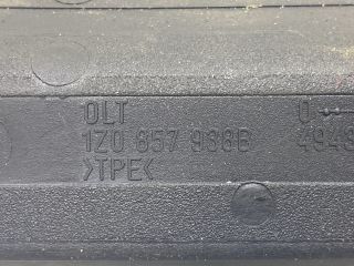 bontott SKODA OCTAVIA II Középkonzol Keret