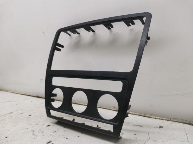 bontott SKODA OCTAVIA II Középkonzol Keret