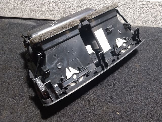 bontott SKODA OCTAVIA II Középső Szellőző