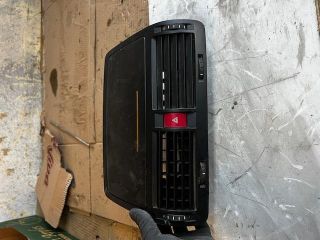 bontott SKODA OCTAVIA II Középső Szellőző