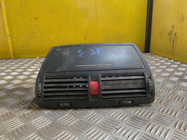 bontott SKODA OCTAVIA II Középső Szellőző