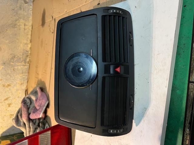 bontott SKODA OCTAVIA II Középső Szellőző