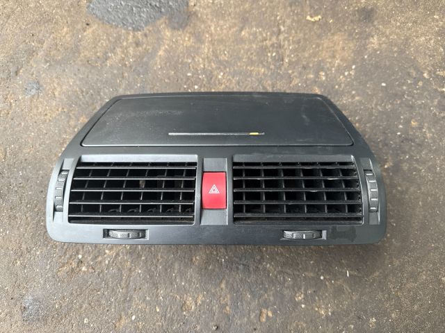 bontott SKODA OCTAVIA II Középső Szellőző