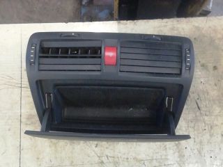 bontott SKODA OCTAVIA II Középső Szellőző