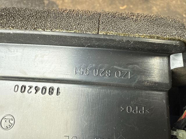 bontott SKODA OCTAVIA II Középső Szellőző