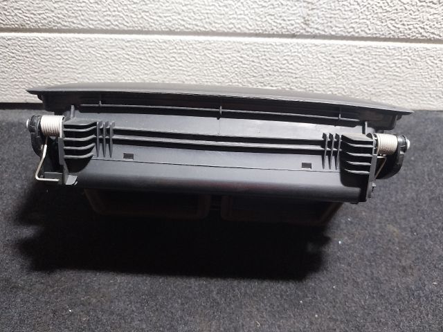 bontott SKODA OCTAVIA II Középső Szellőző