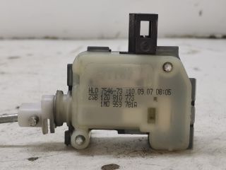 bontott SKODA OCTAVIA II Központizár Motor Tankajtó