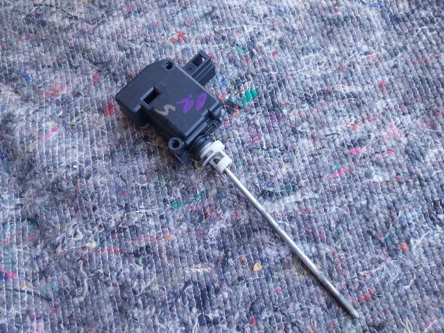 bontott SKODA OCTAVIA II Központizár Motor Tankajtó