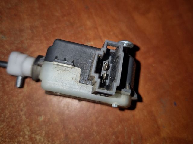 bontott SKODA OCTAVIA II Központizár Motor Tankajtó