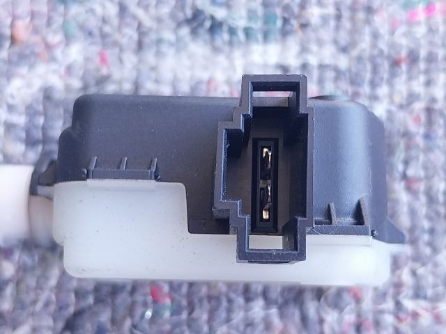 bontott SKODA OCTAVIA II Központizár Motor Tankajtó