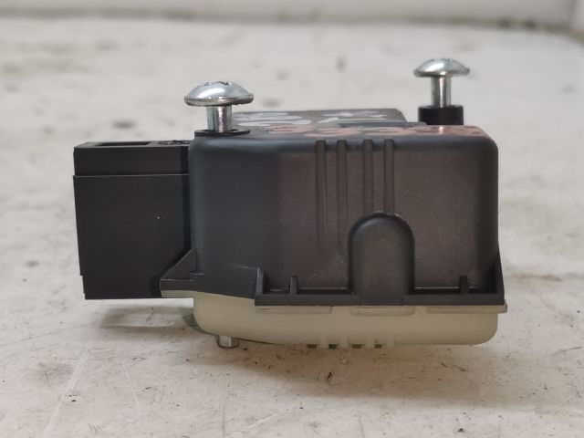 bontott SKODA OCTAVIA II Központizár Motor Tankajtó