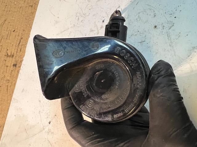 bontott SKODA OCTAVIA II Kürt