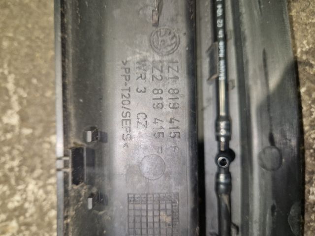 bontott SKODA OCTAVIA II Levélrács