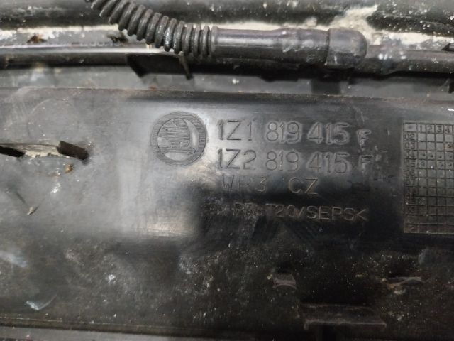 bontott SKODA OCTAVIA II Levélrács