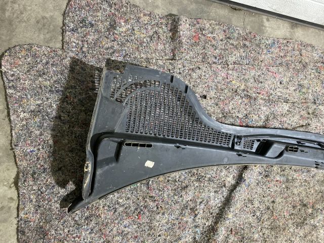 bontott SKODA OCTAVIA II Levélrács