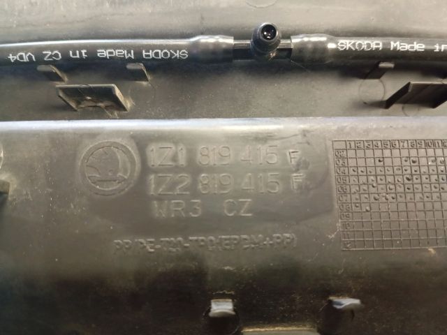 bontott SKODA OCTAVIA II Levélrács