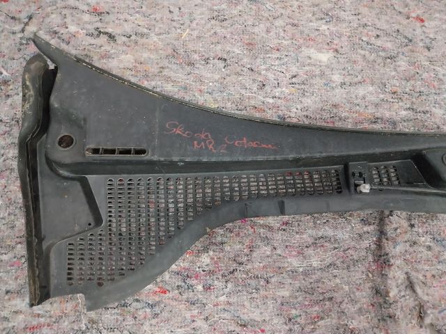 bontott SKODA OCTAVIA II Levélrács
