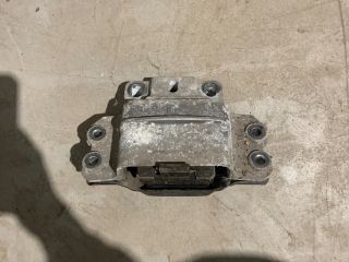 bontott SKODA OCTAVIA II Motor Tartó Bak (Fém)