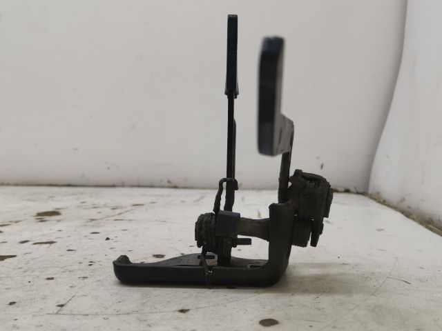 bontott SKODA OCTAVIA II Motorháztető Biztonsági Kampó