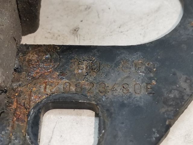 bontott SKODA OCTAVIA II Motorháztető Biztonsági Kampó