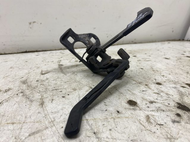 bontott SKODA OCTAVIA II Motorháztető Biztonsági Kampó