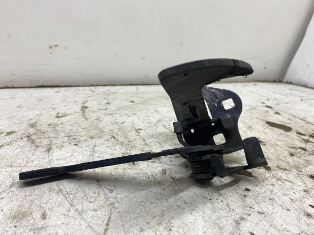 bontott SKODA OCTAVIA II Motorháztető Biztonsági Kampó