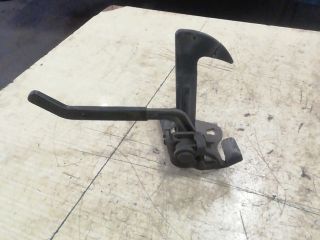 bontott SKODA OCTAVIA II Motorháztető Biztonsági Kampó