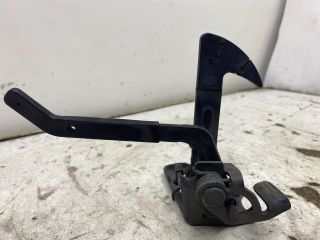 bontott SKODA OCTAVIA II Motorháztető Biztonsági Kampó