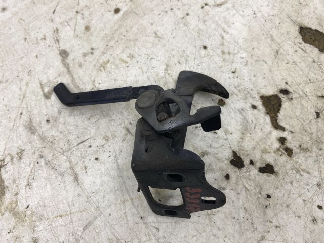 bontott SKODA OCTAVIA II Motorháztető Biztonsági Kampó