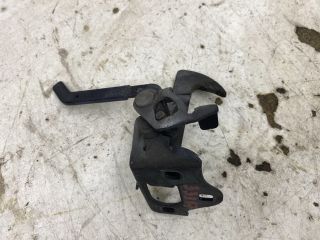 bontott SKODA OCTAVIA II Motorháztető Biztonsági Kampó