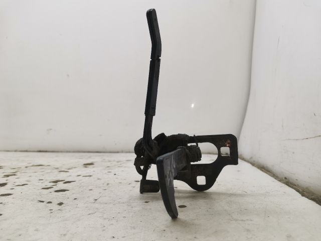 bontott SKODA OCTAVIA II Motorháztető Biztonsági Kampó