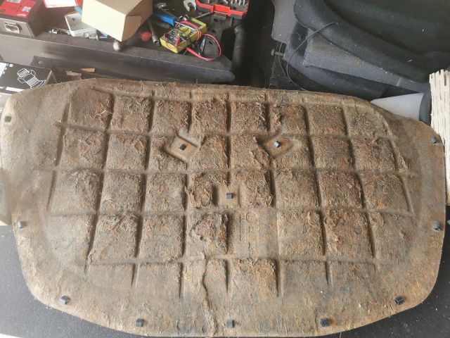 bontott SKODA OCTAVIA II Motorháztető Szigetelés