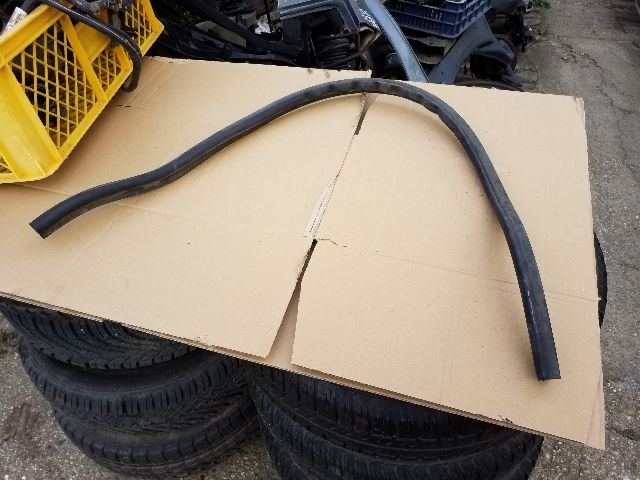 bontott SKODA OCTAVIA II Motorháztető Szigetelés