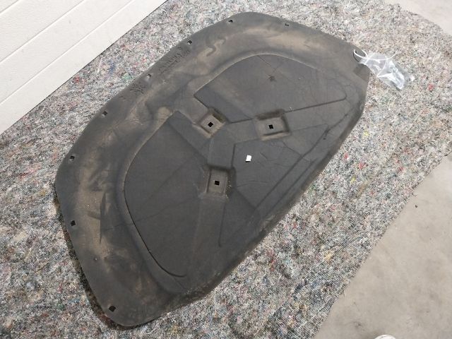 bontott SKODA OCTAVIA II Motorháztető Szigetelés