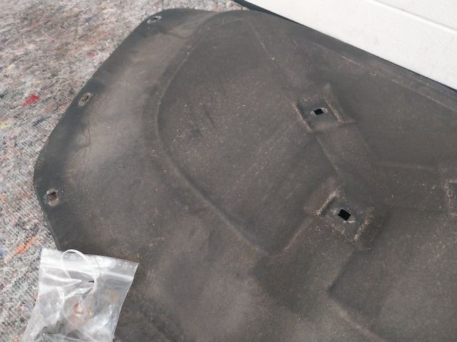 bontott SKODA OCTAVIA II Motorháztető Szigetelés