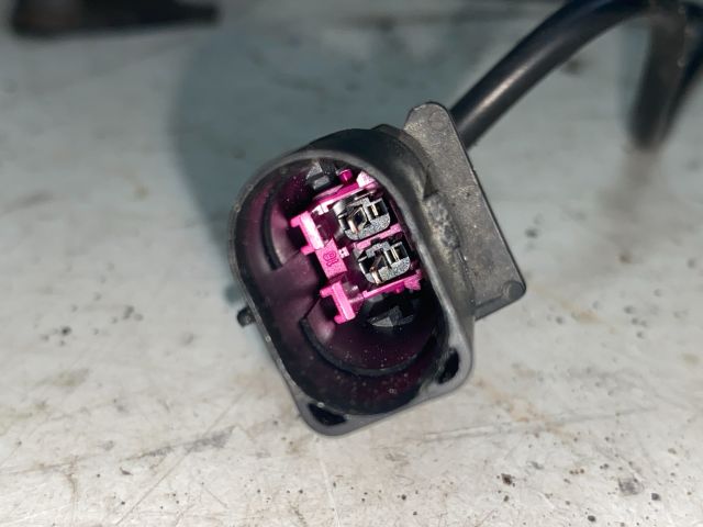 bontott SKODA OCTAVIA II Motorháztető Zárszerkezet