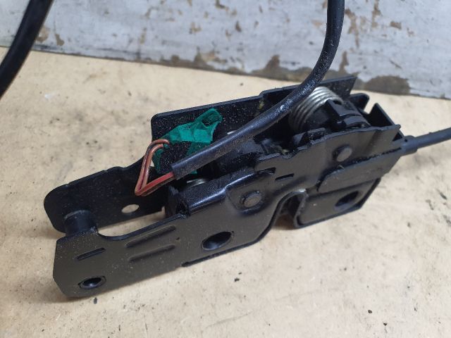 bontott SKODA OCTAVIA II Motorháztető Zárszerkezet