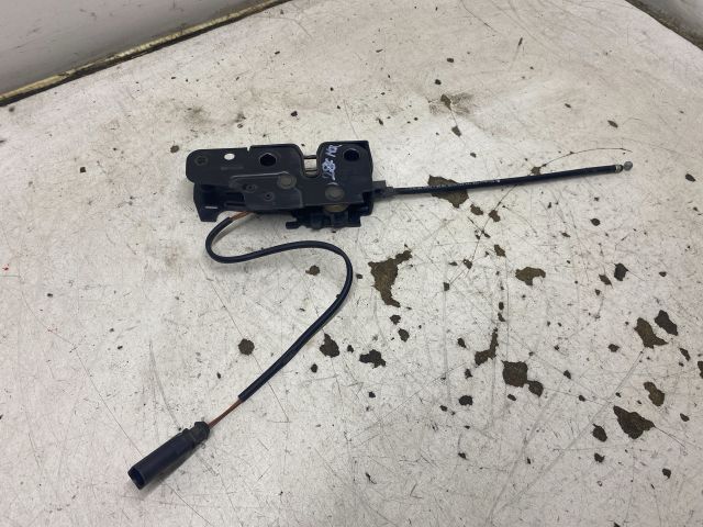 bontott SKODA OCTAVIA II Motorháztető Zárszerkezet