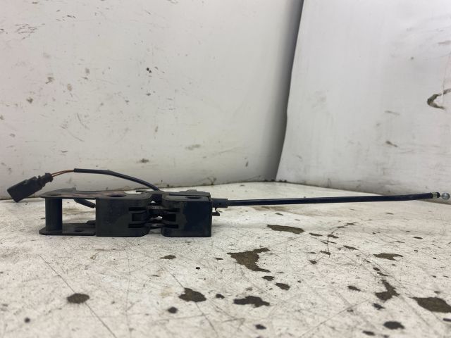 bontott SKODA OCTAVIA II Motorháztető Zárszerkezet