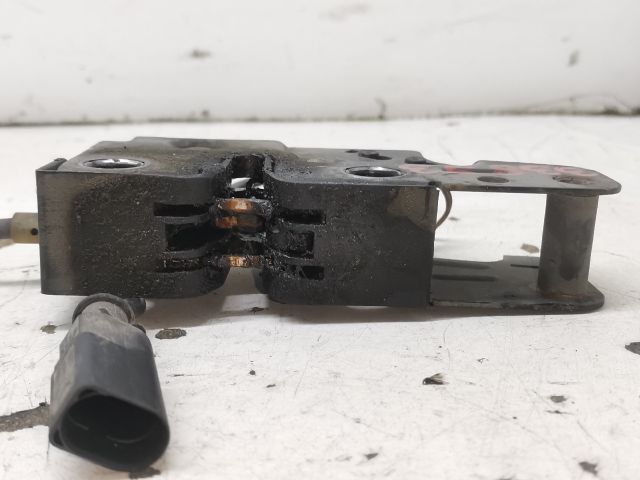 bontott SKODA OCTAVIA II Motorháztető Zárszerkezet