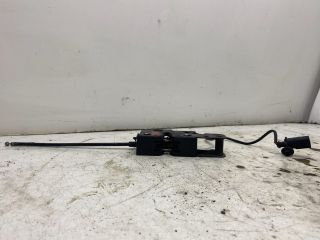 bontott SKODA OCTAVIA II Motorháztető Zárszerkezet