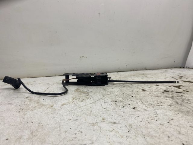 bontott SKODA OCTAVIA II Motorháztető Zárszerkezet