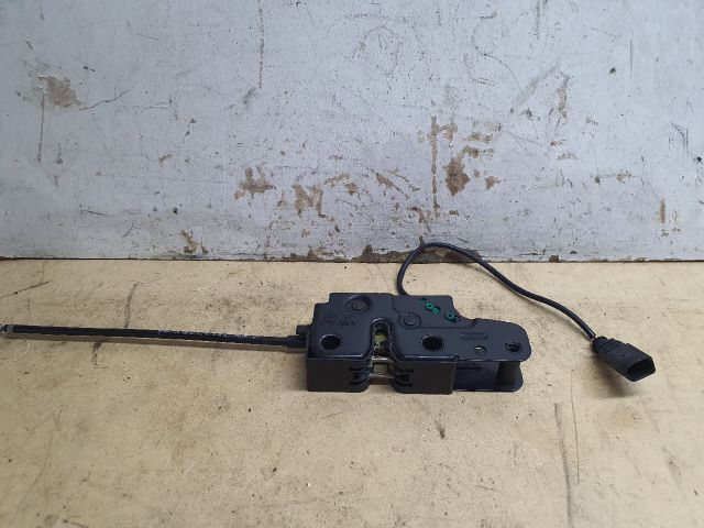 bontott SKODA OCTAVIA II Motorháztető Zárszerkezet