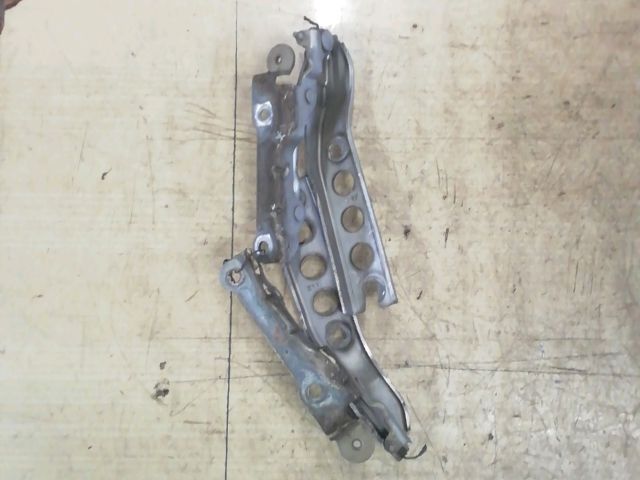 bontott SKODA OCTAVIA II Motorháztető Zsanér Pár