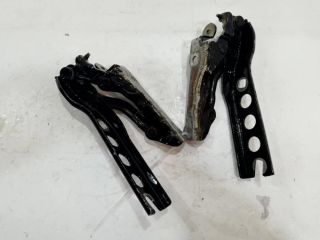 bontott SKODA OCTAVIA II Motorháztető Zsanér Pár