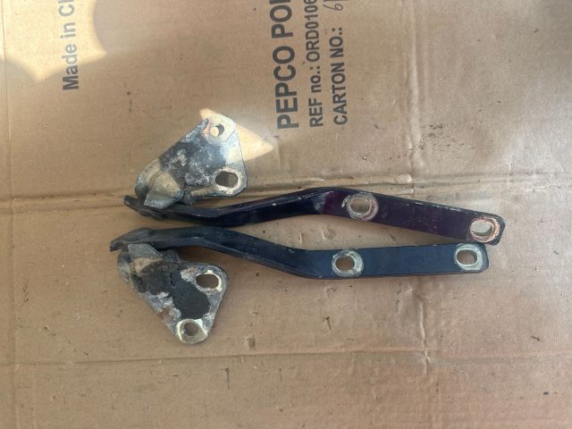 bontott SKODA OCTAVIA II Motorháztető Zsanér Pár