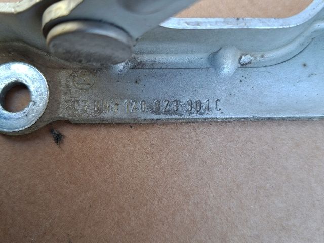 bontott SKODA OCTAVIA II Motorháztető Zsanér Pár