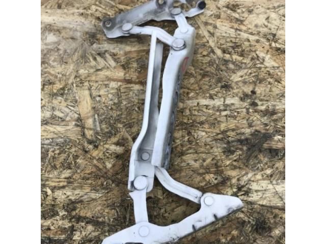 bontott SKODA OCTAVIA II Motorháztető Zsanér Pár