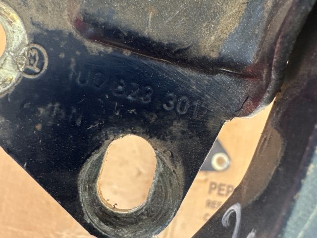 bontott SKODA OCTAVIA II Motorháztető Zsanér Pár